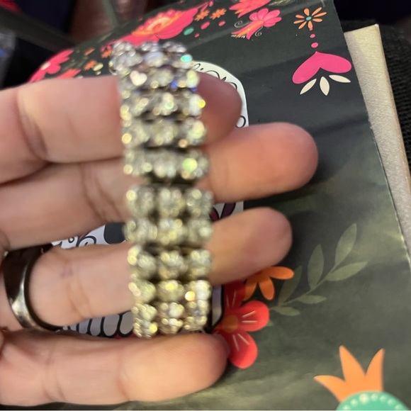 VINTAGE WHITE RHINESTONE BRACELET, ONE SZ - Picture 4 of 5